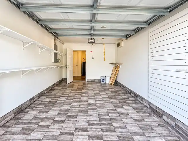 Listing Photo 11