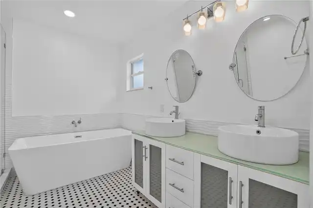 Listing Photo 25