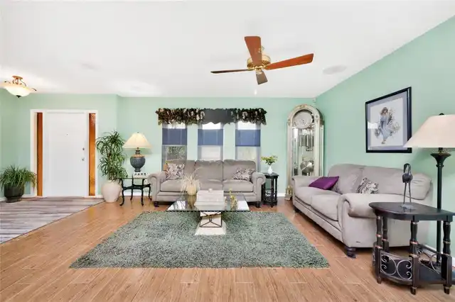 Listing Photo 10