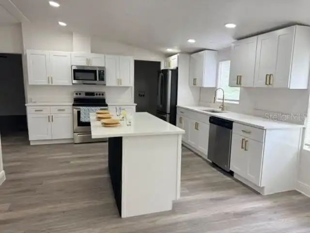 Listing Photo 6