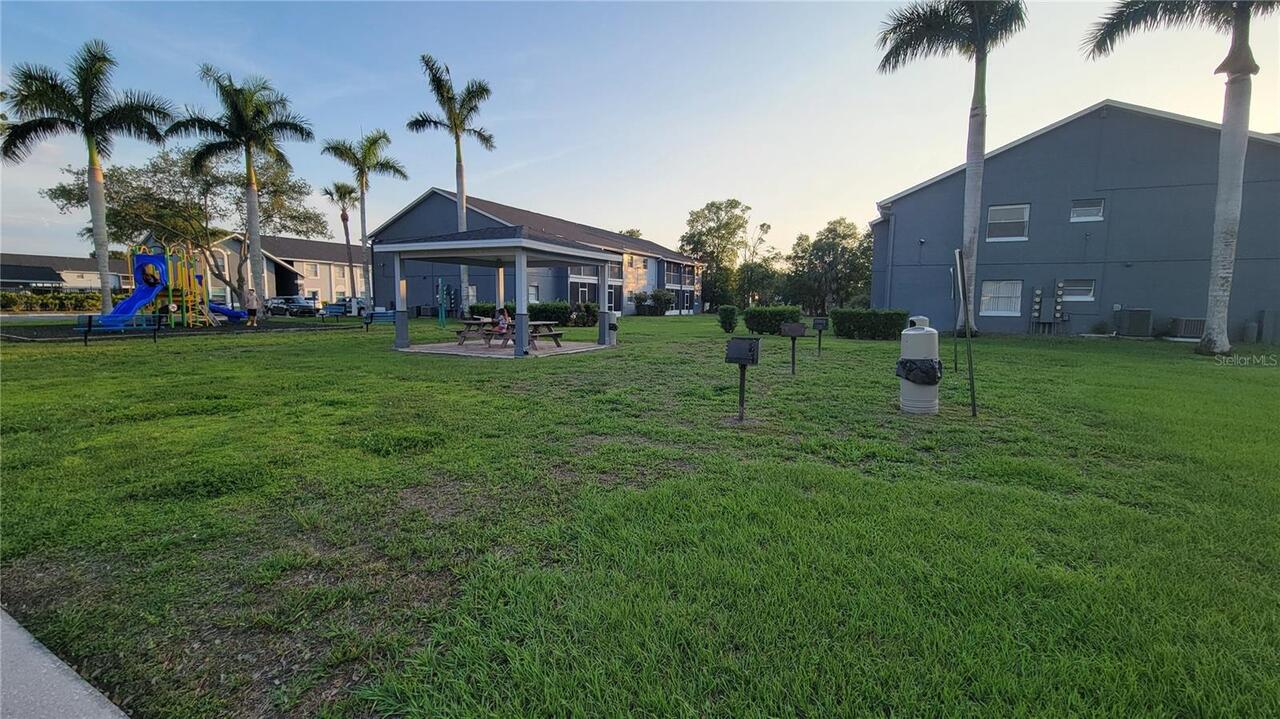 Listing Photo 12