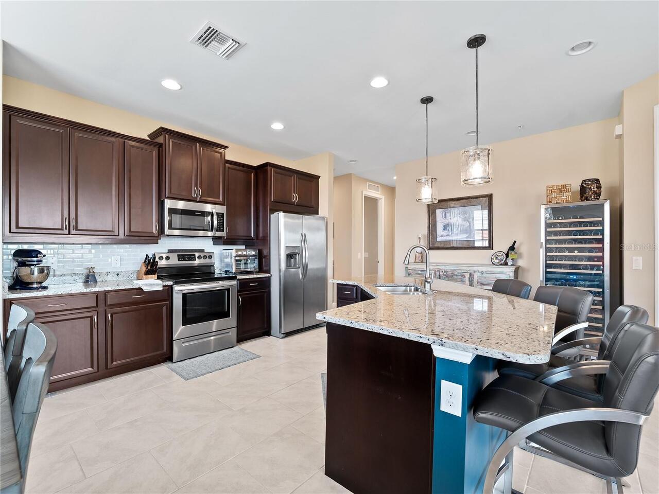 Listing Photo 8