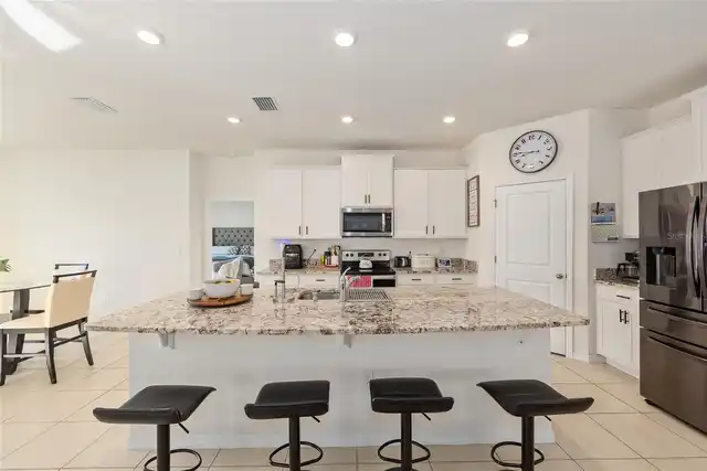 Listing Photo 14