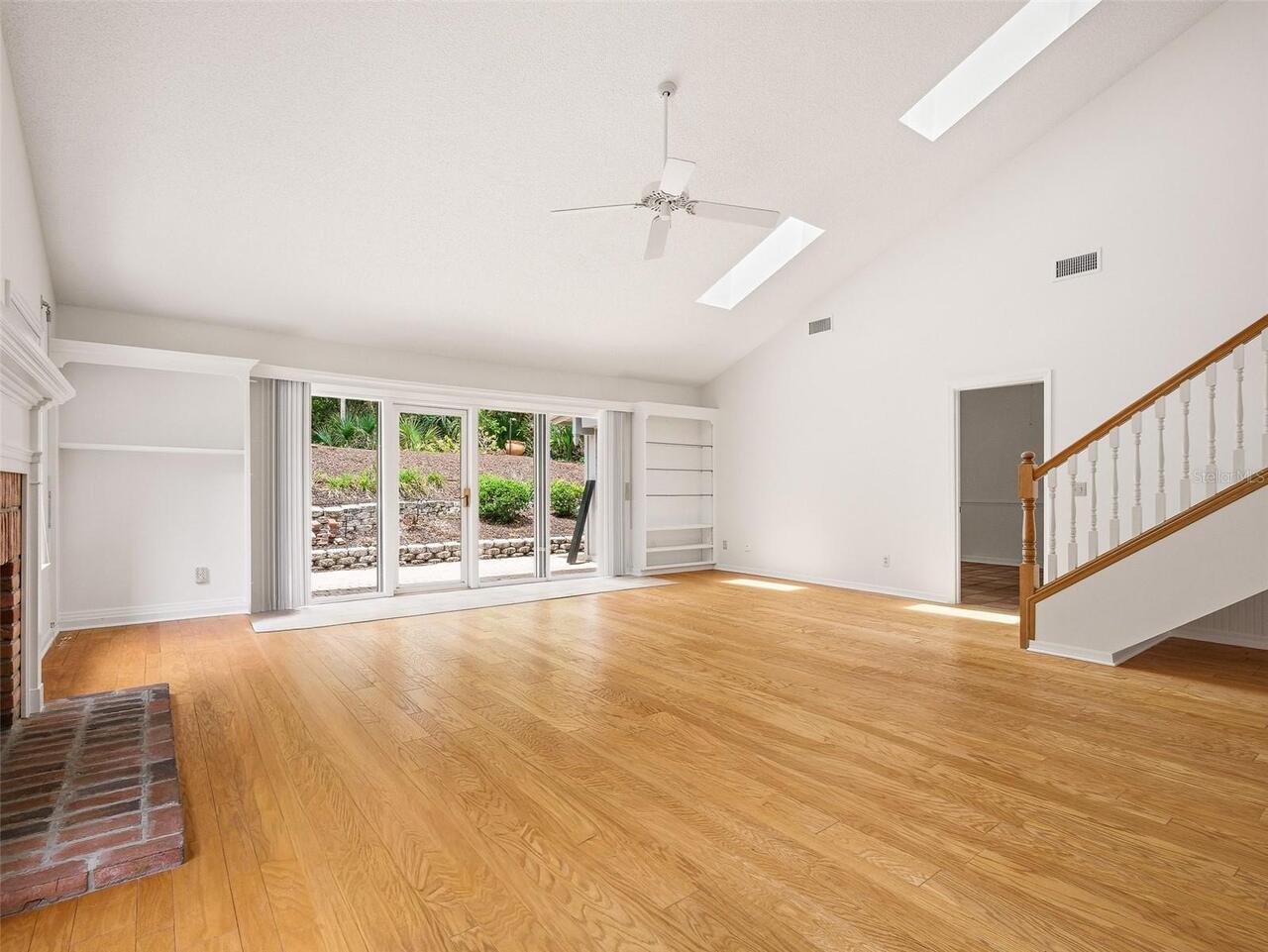 Listing Photo 10