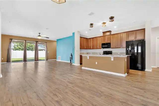Listing Photo 7