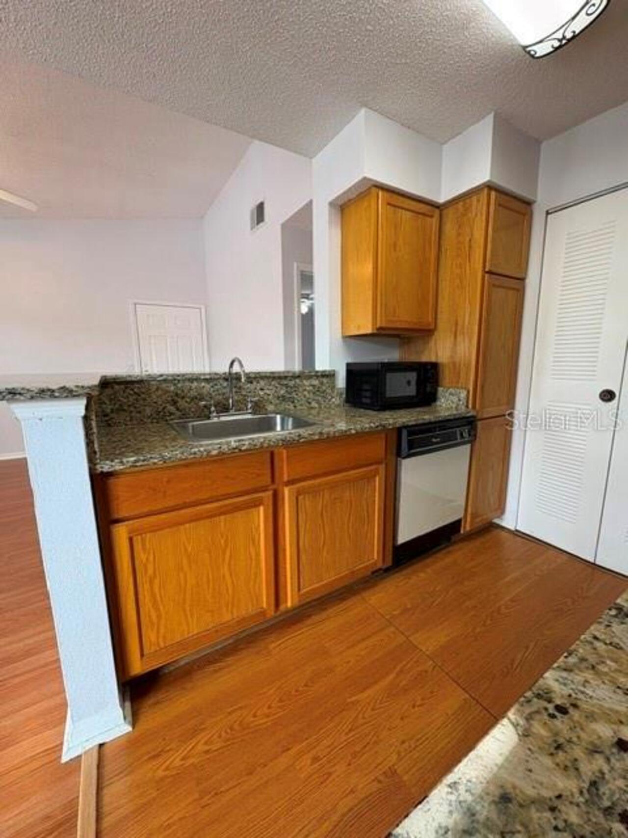 Listing Photo 9