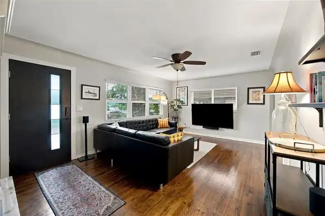 Listing Photo 9