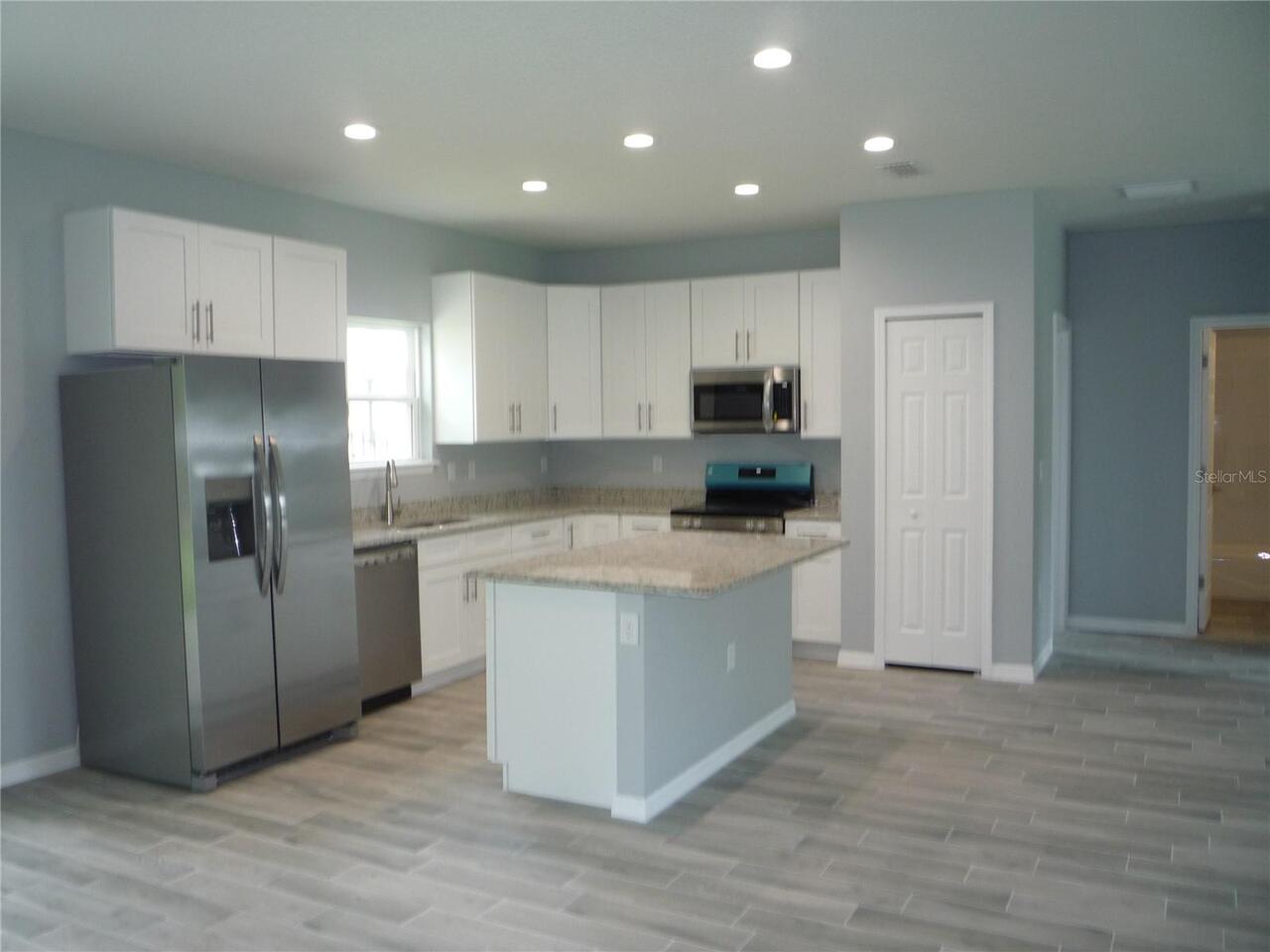 Listing Photo 17