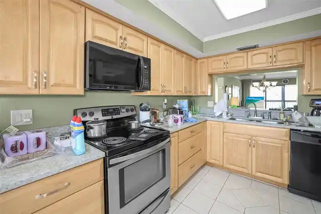Listing Photo 22