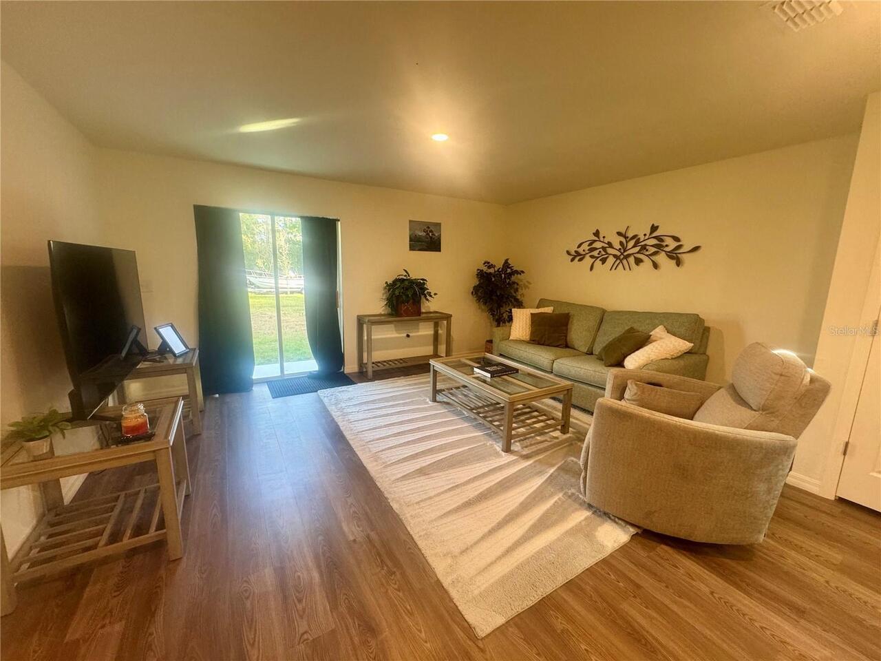 Listing Photo 8
