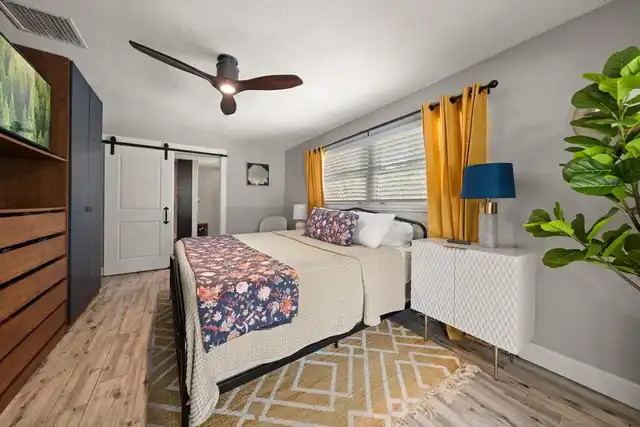 Listing Photo 15