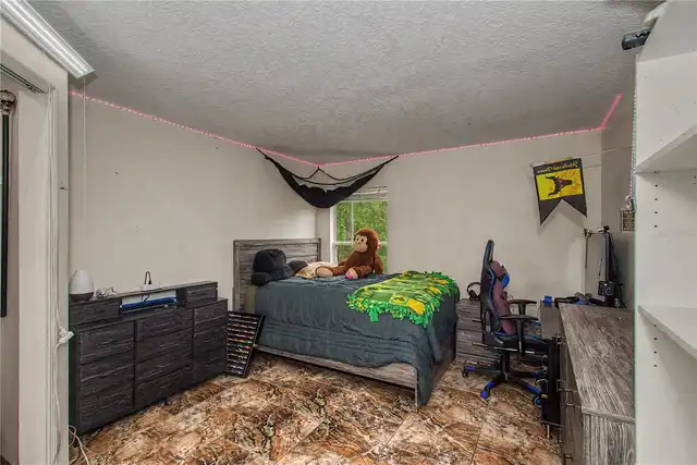 Listing Photo 14