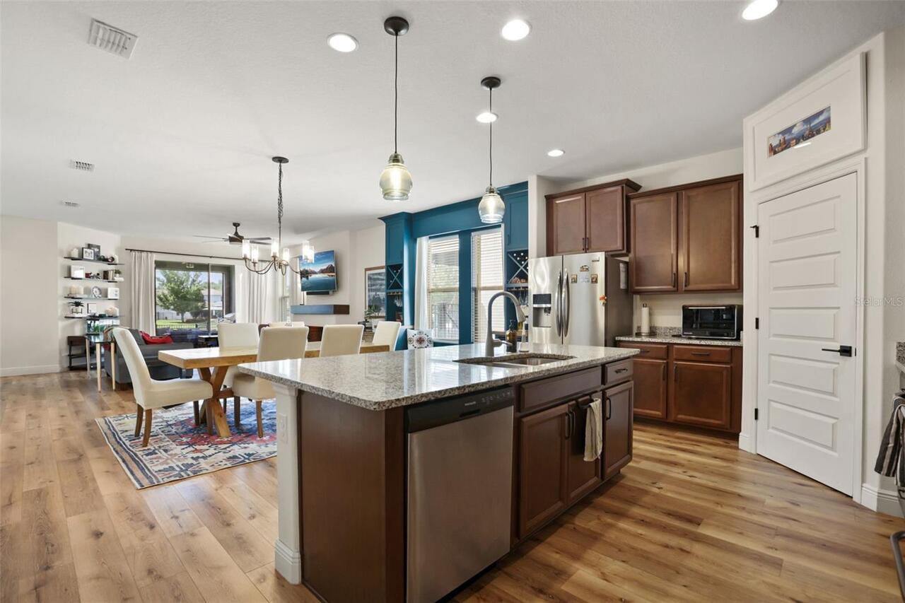 Listing Photo 11