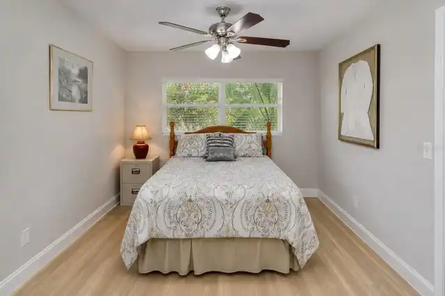 Listing Photo 11