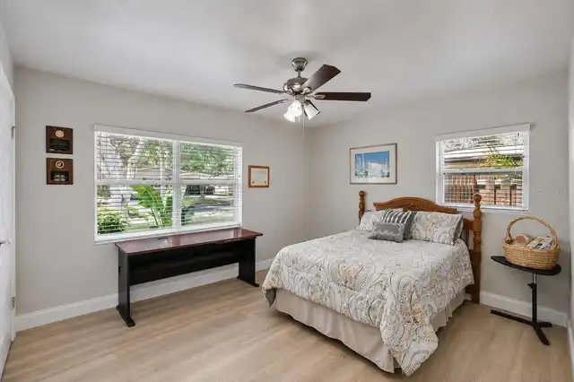 Listing Photo 12