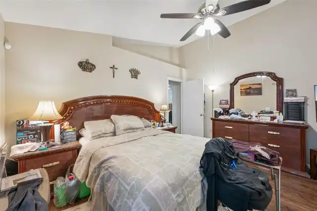 Listing Photo 10