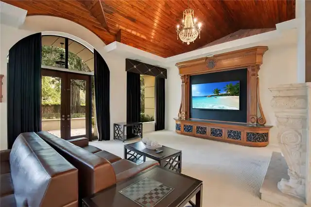 Listing Photo 11