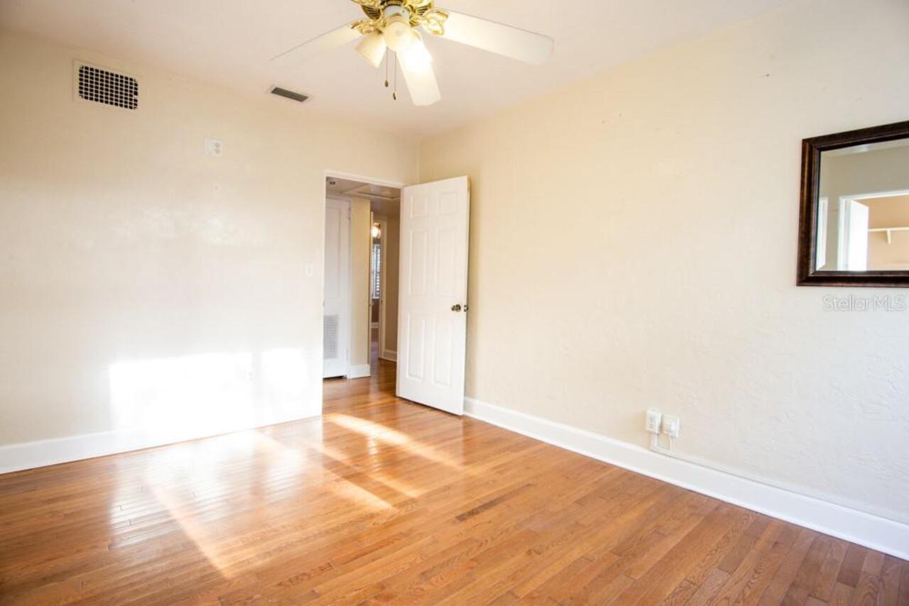 Listing Photo 9