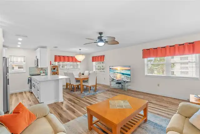 Listing Photo 8