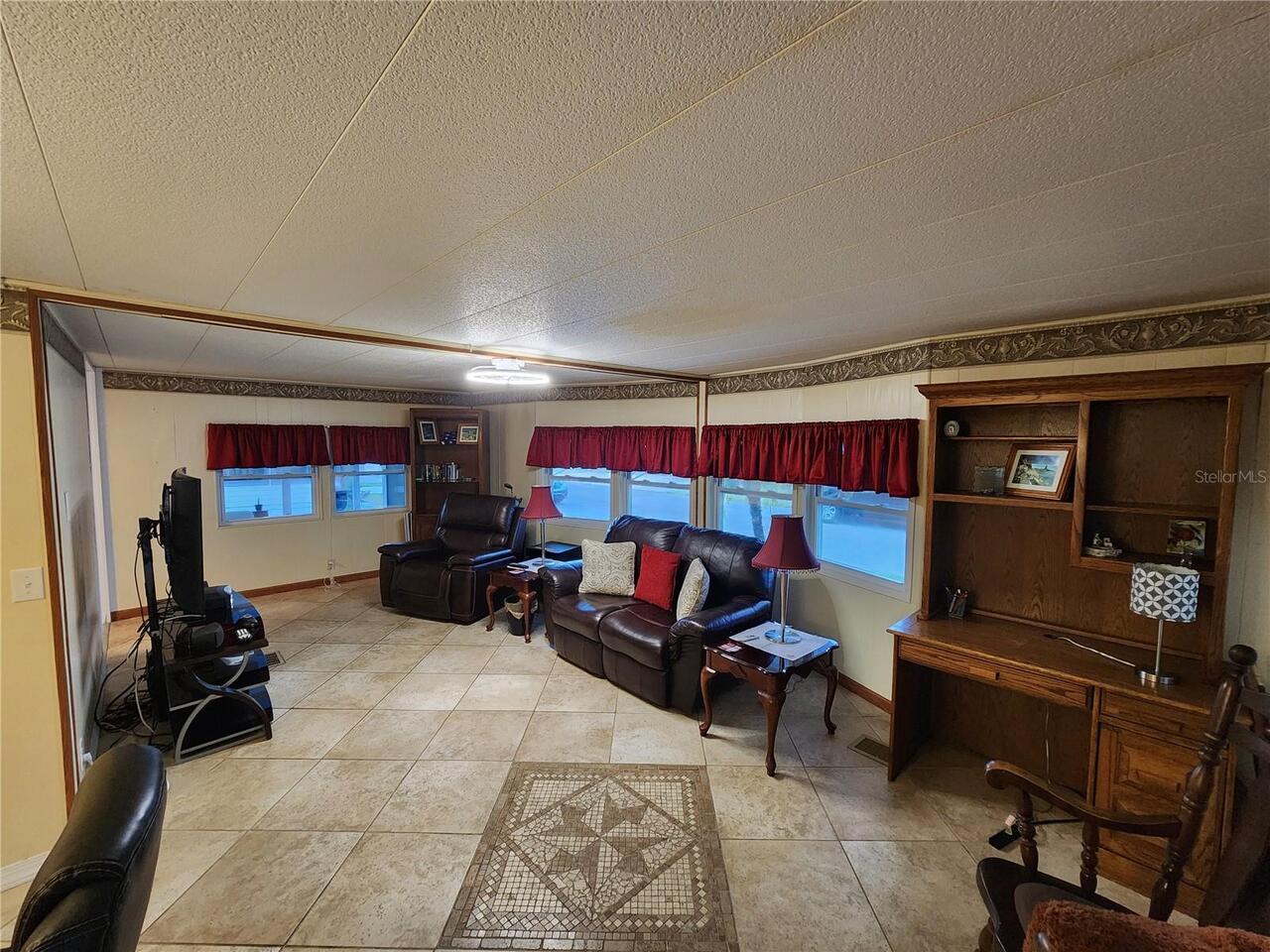 Listing Photo 6