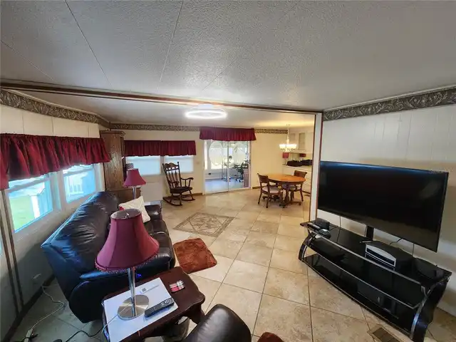 Listing Photo 6