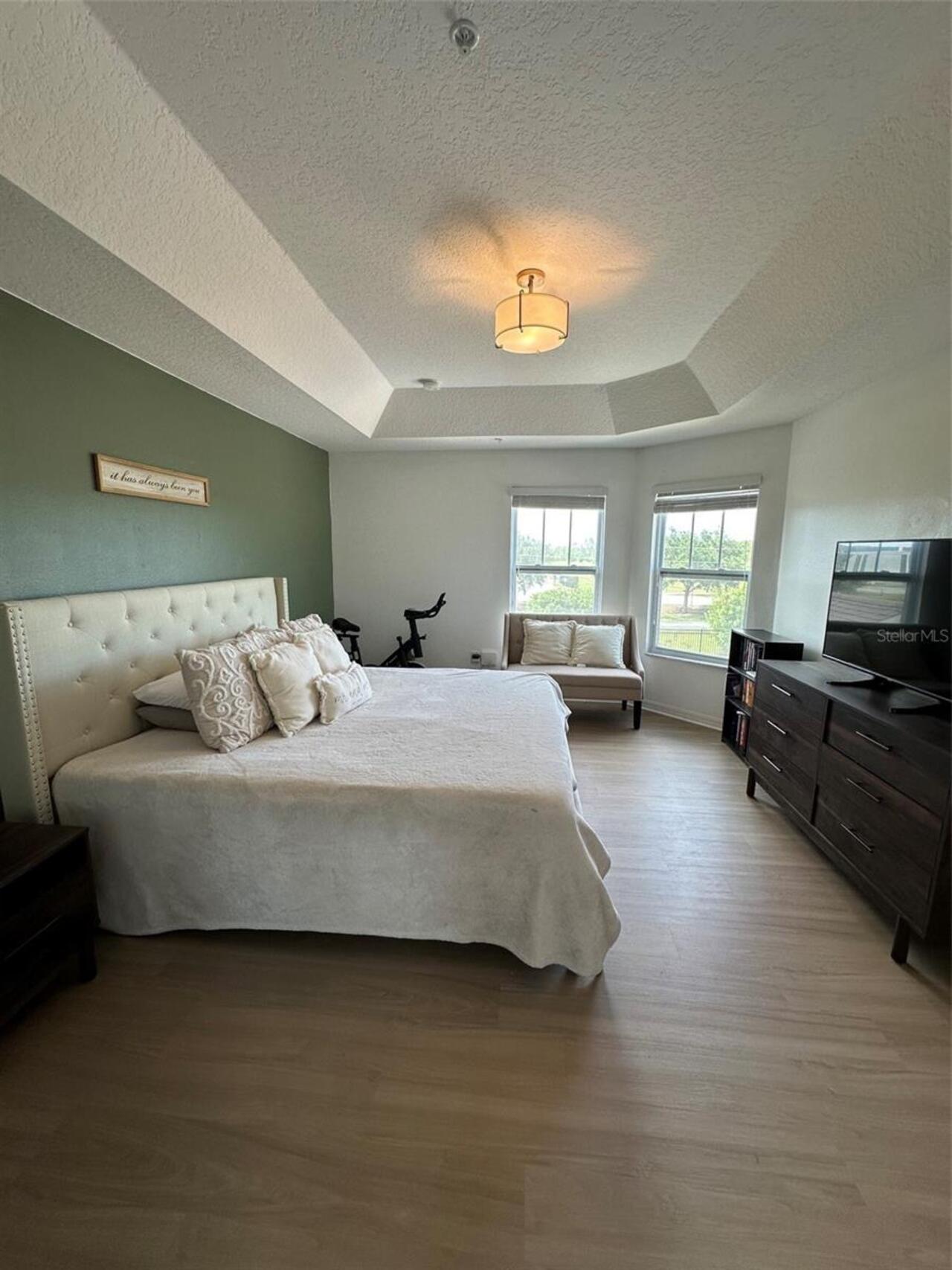 Listing Photo 12