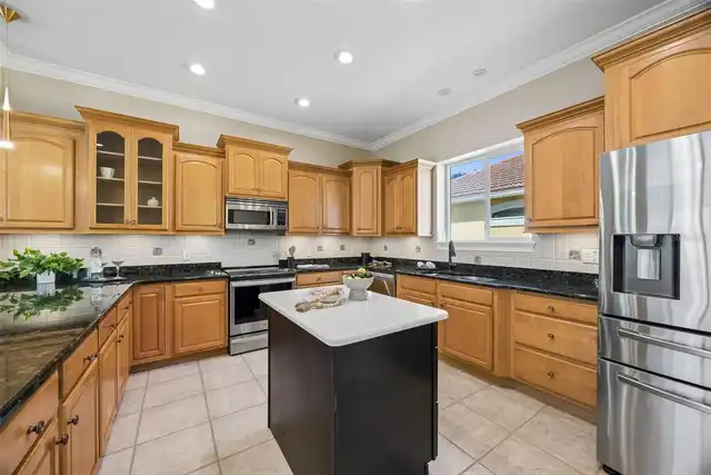 Listing Photo 17