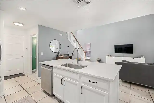 Listing Photo 9