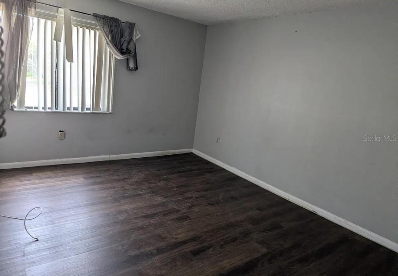 Listing Photo 9