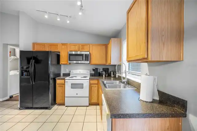 Listing Photo 7