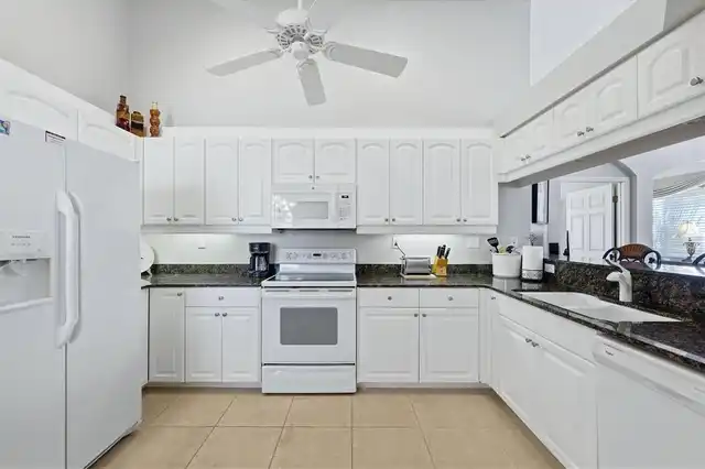 Listing Photo 12