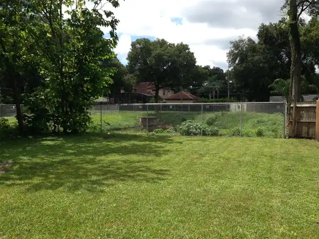 Listing Photo 12