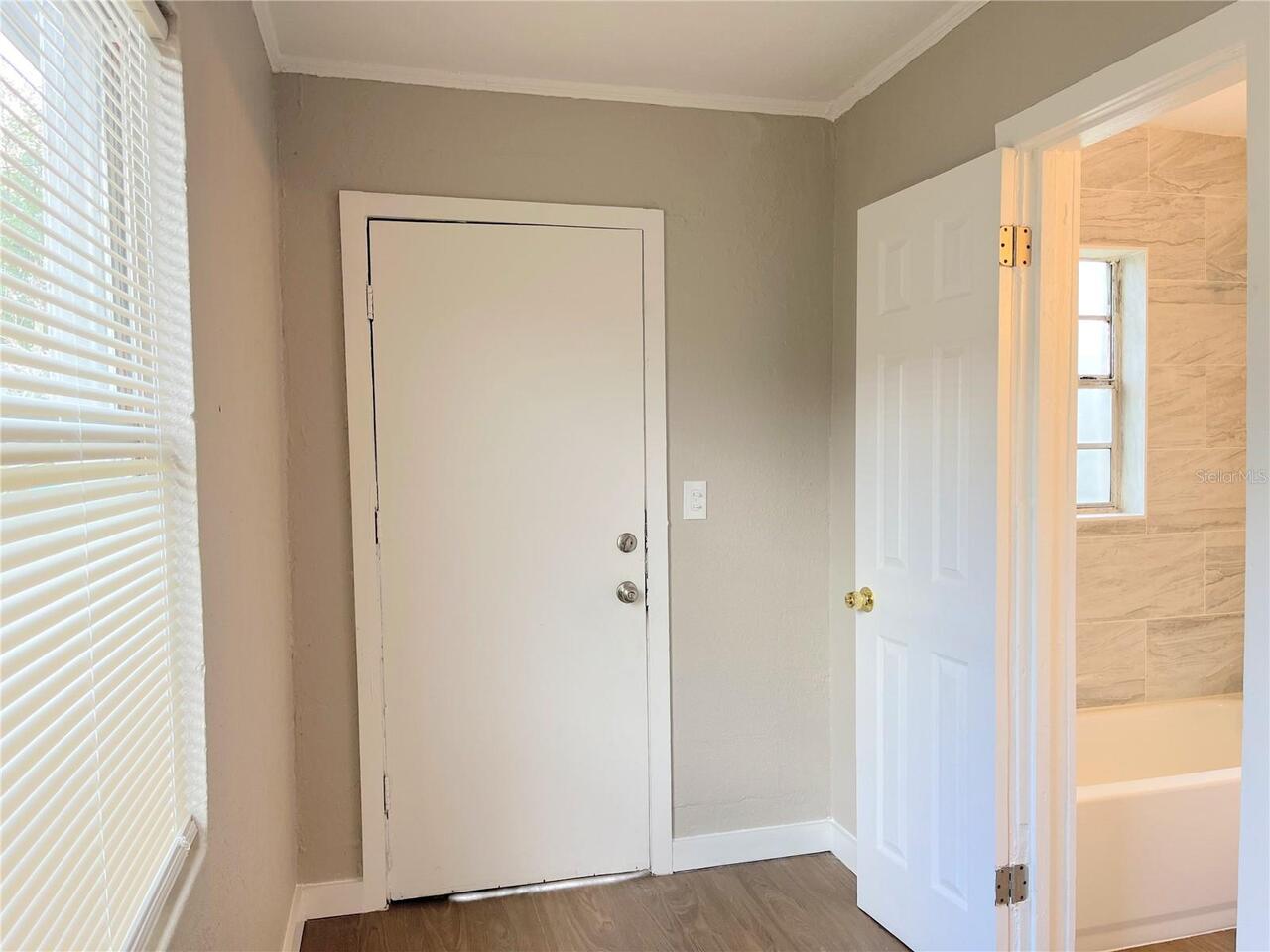 Listing Photo 9