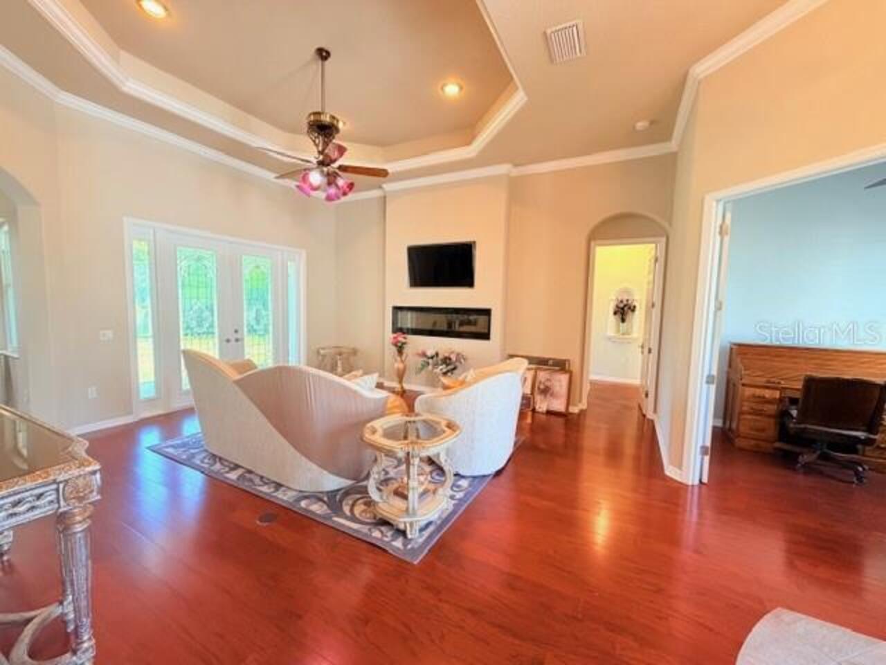 Listing Photo 12