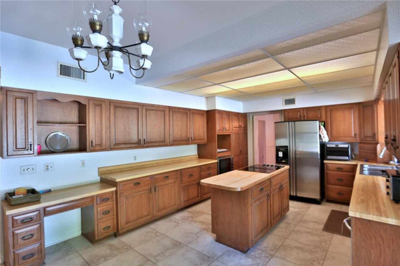Listing Photo 8