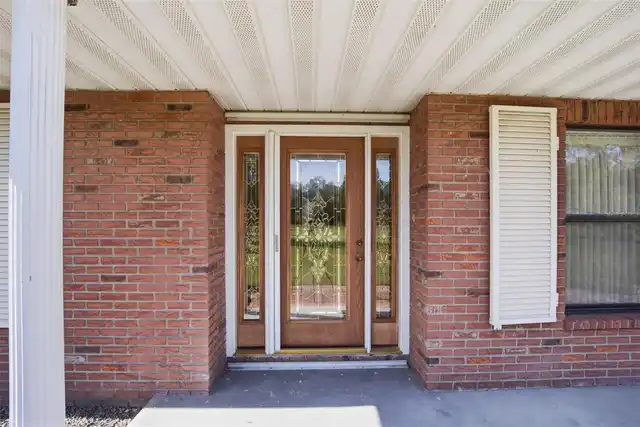 Listing Photo 12