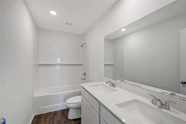 Listing Photo 14