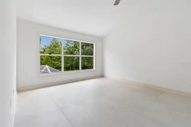 Listing Photo 24