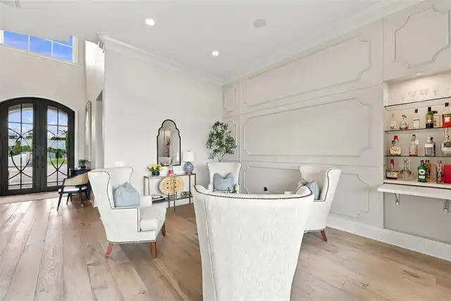 Listing Photo 18