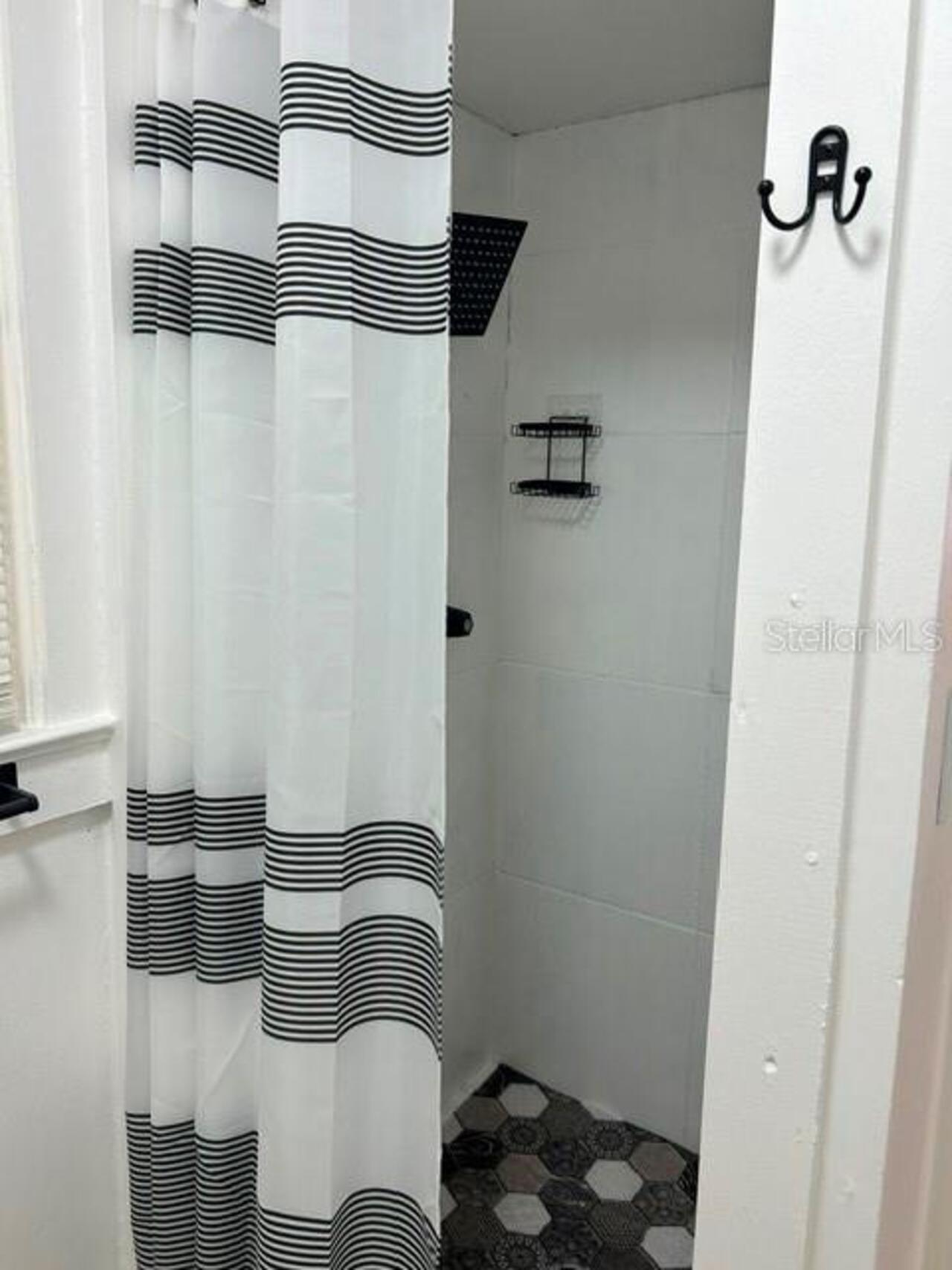 Listing Photo 12