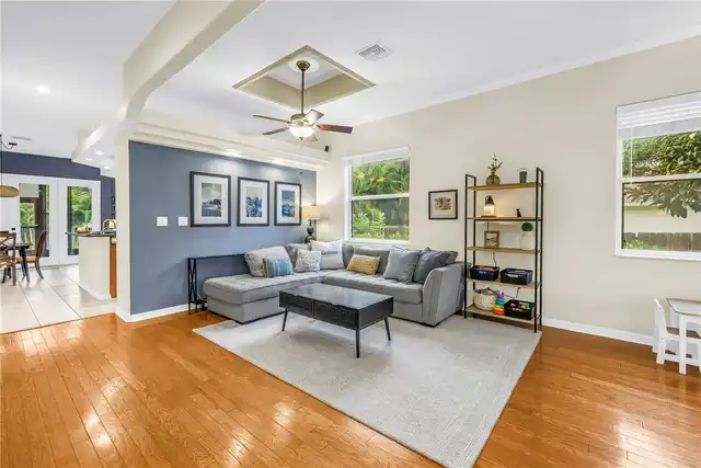 Listing Photo 11