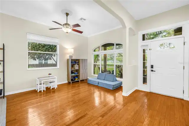Listing Photo 10