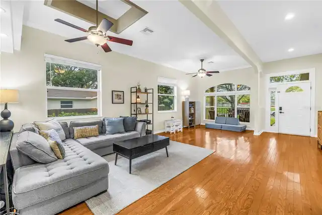 Listing Photo 9