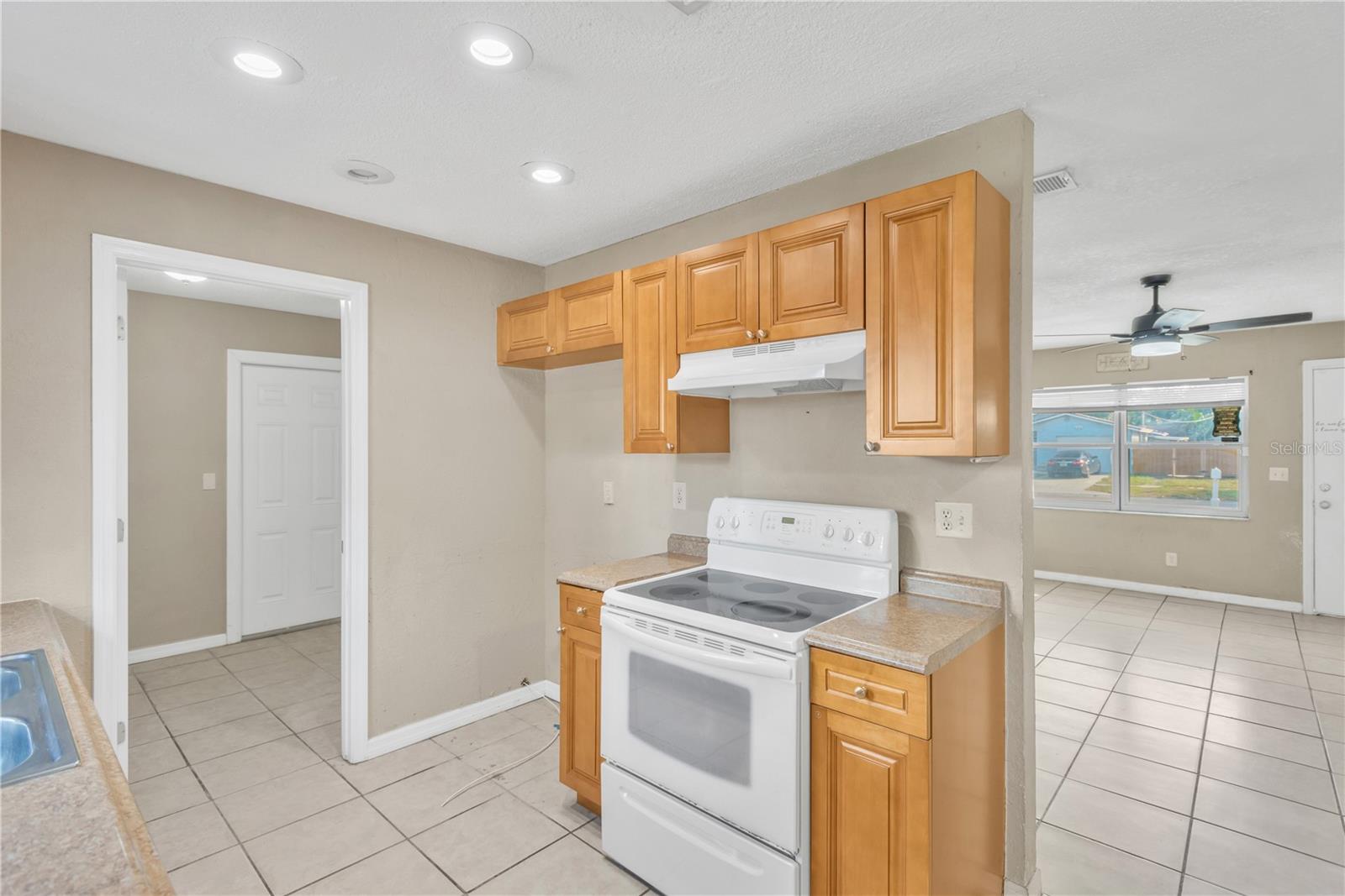 Listing Photo 9