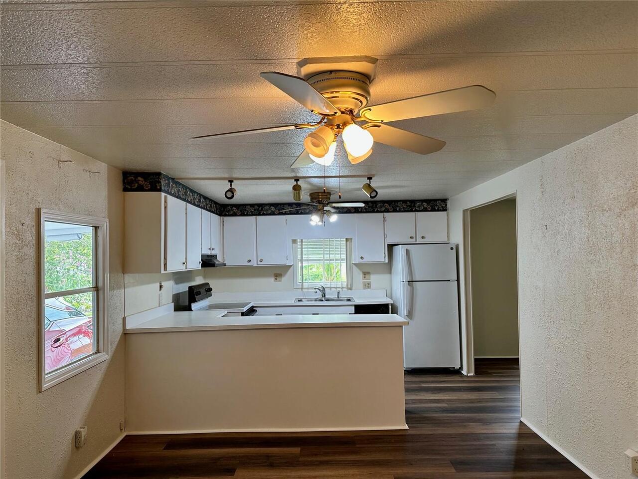 Listing Photo 7