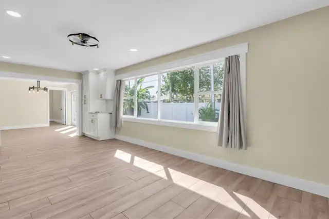 Listing Photo 19