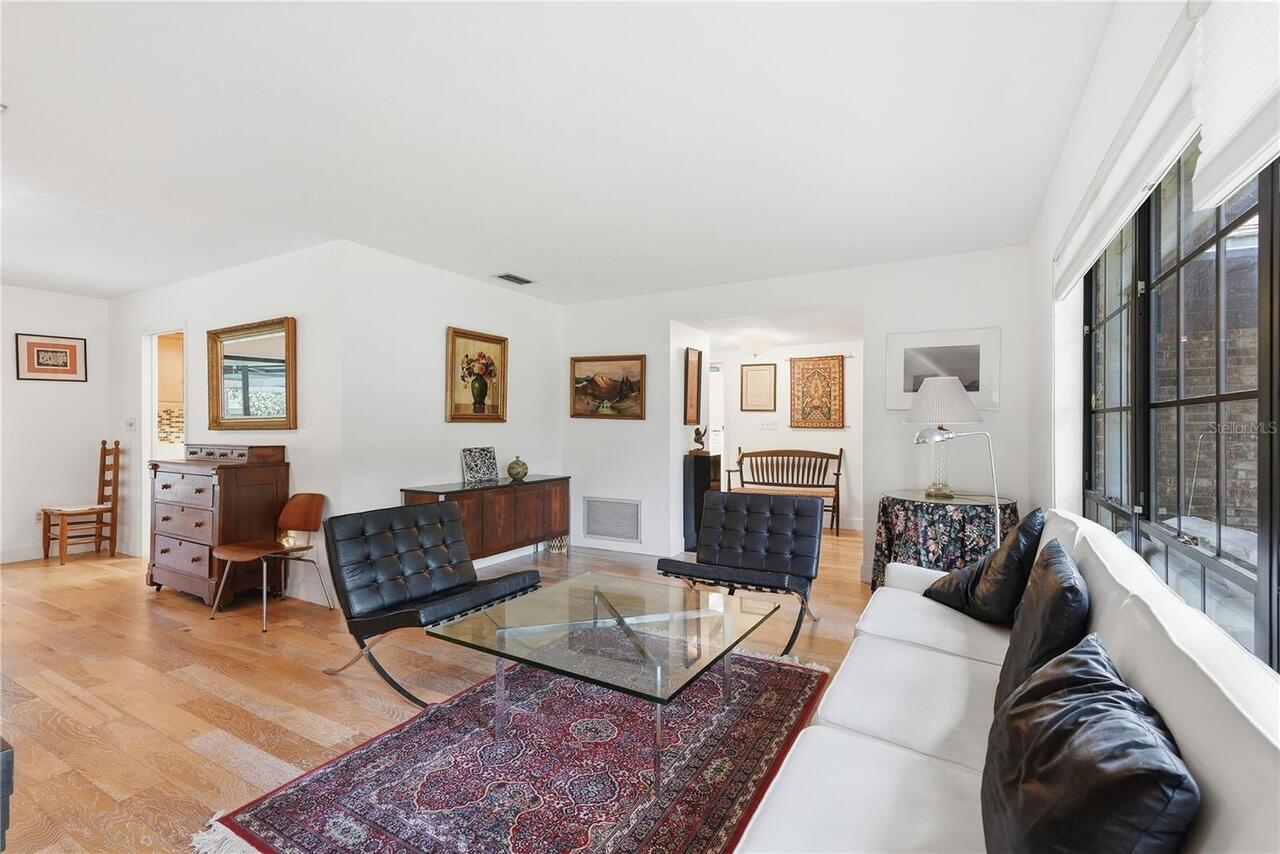 Listing Photo 9