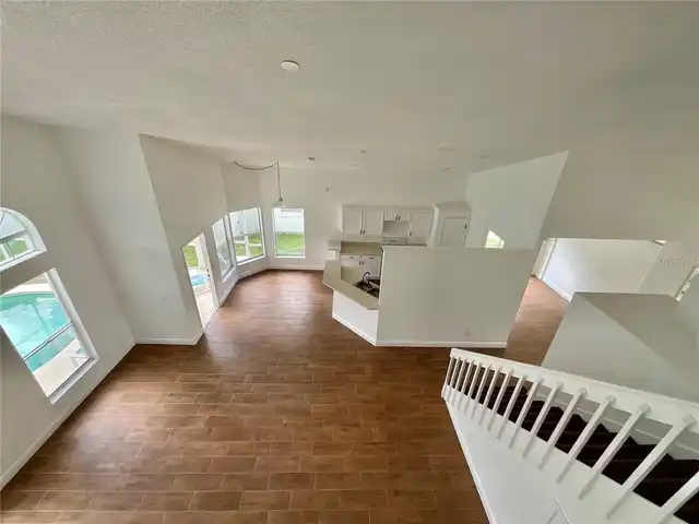 Listing Photo 11