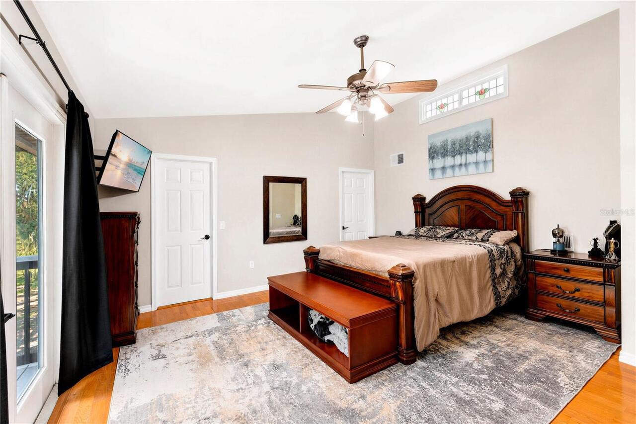 Listing Photo 11