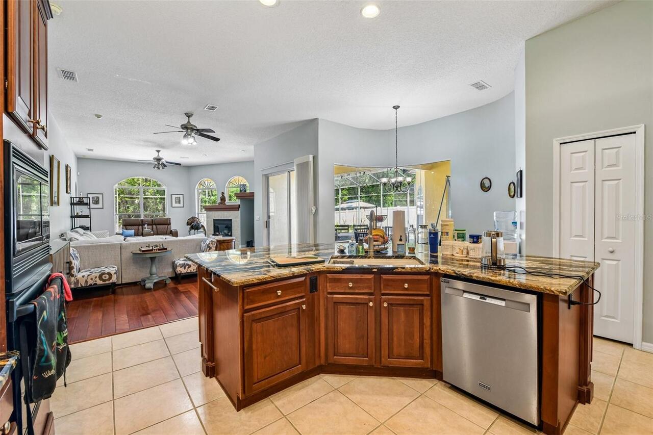 Listing Photo 8